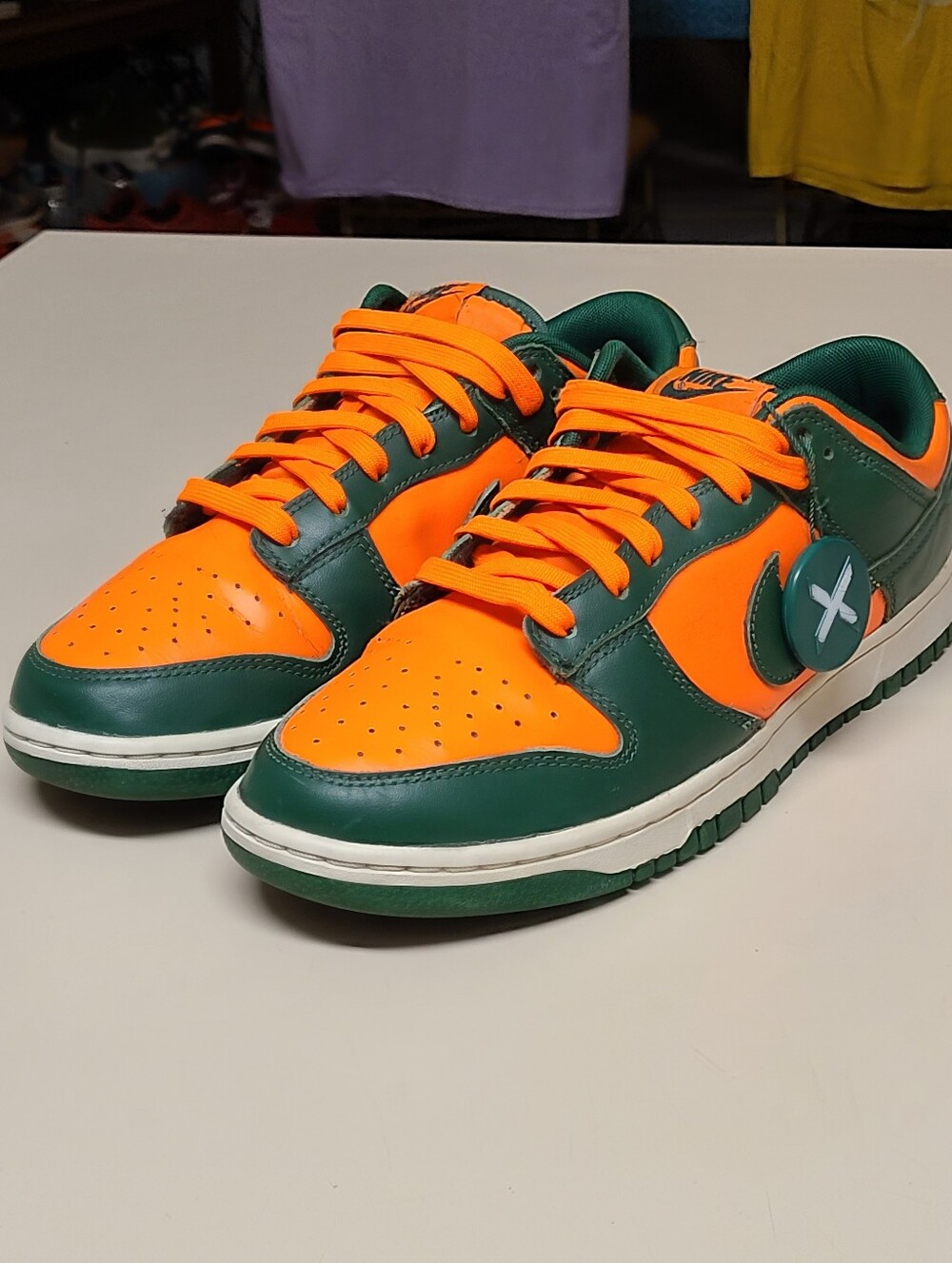 Nike Dunk Low Retro Miami Hurricanes low top skateboard sneakers size 9